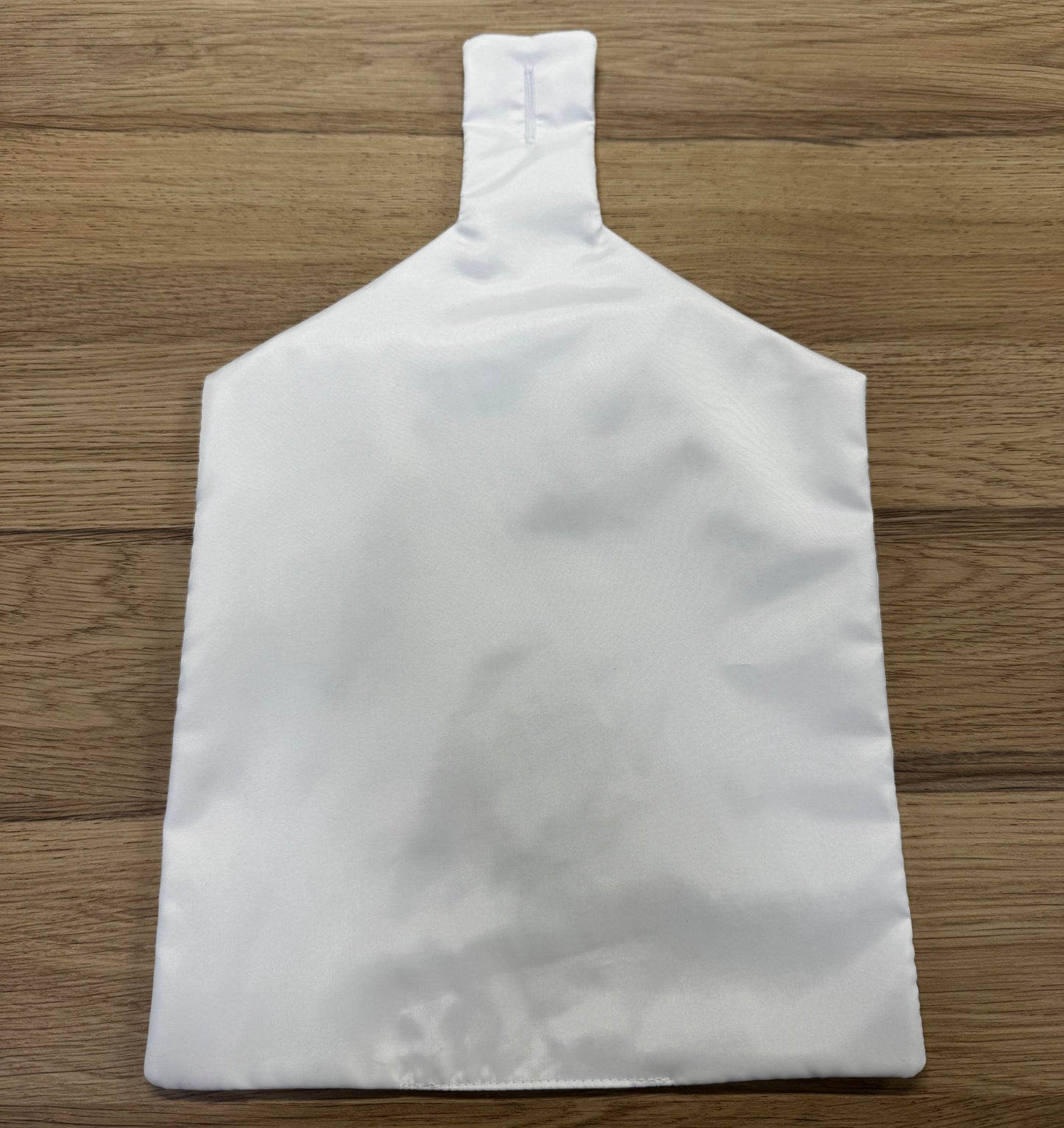 LE Washable Sensitive Skin Bib Protector