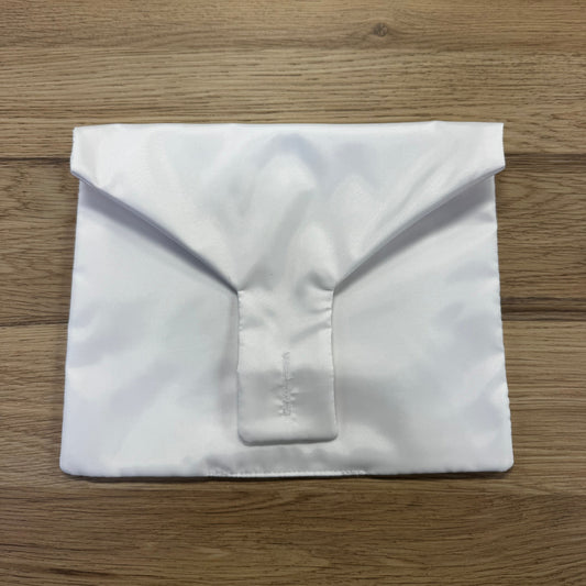 LE Washable Sensitive Skin Bib Protector