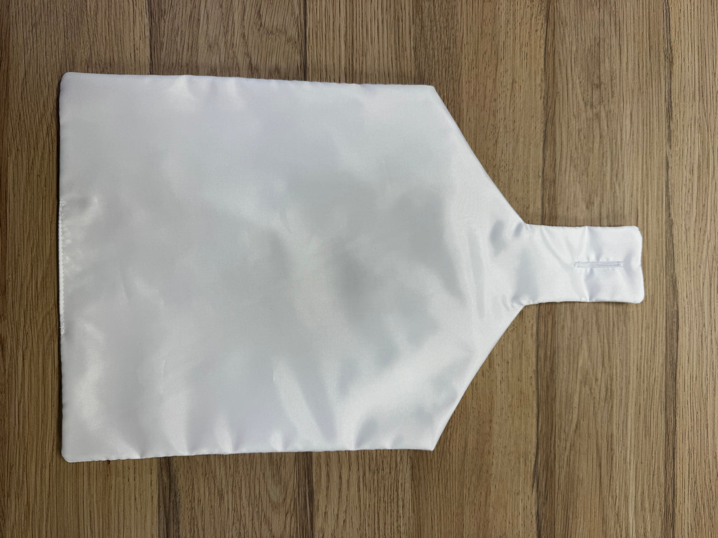 LE Washable Sensitive Skin Bib Protector