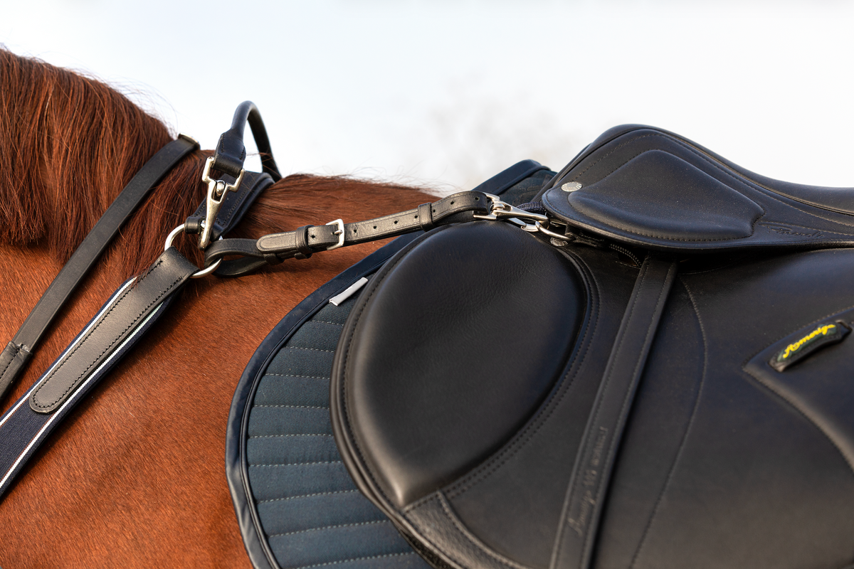 Horseware Micklem Breastplate w/martingale
