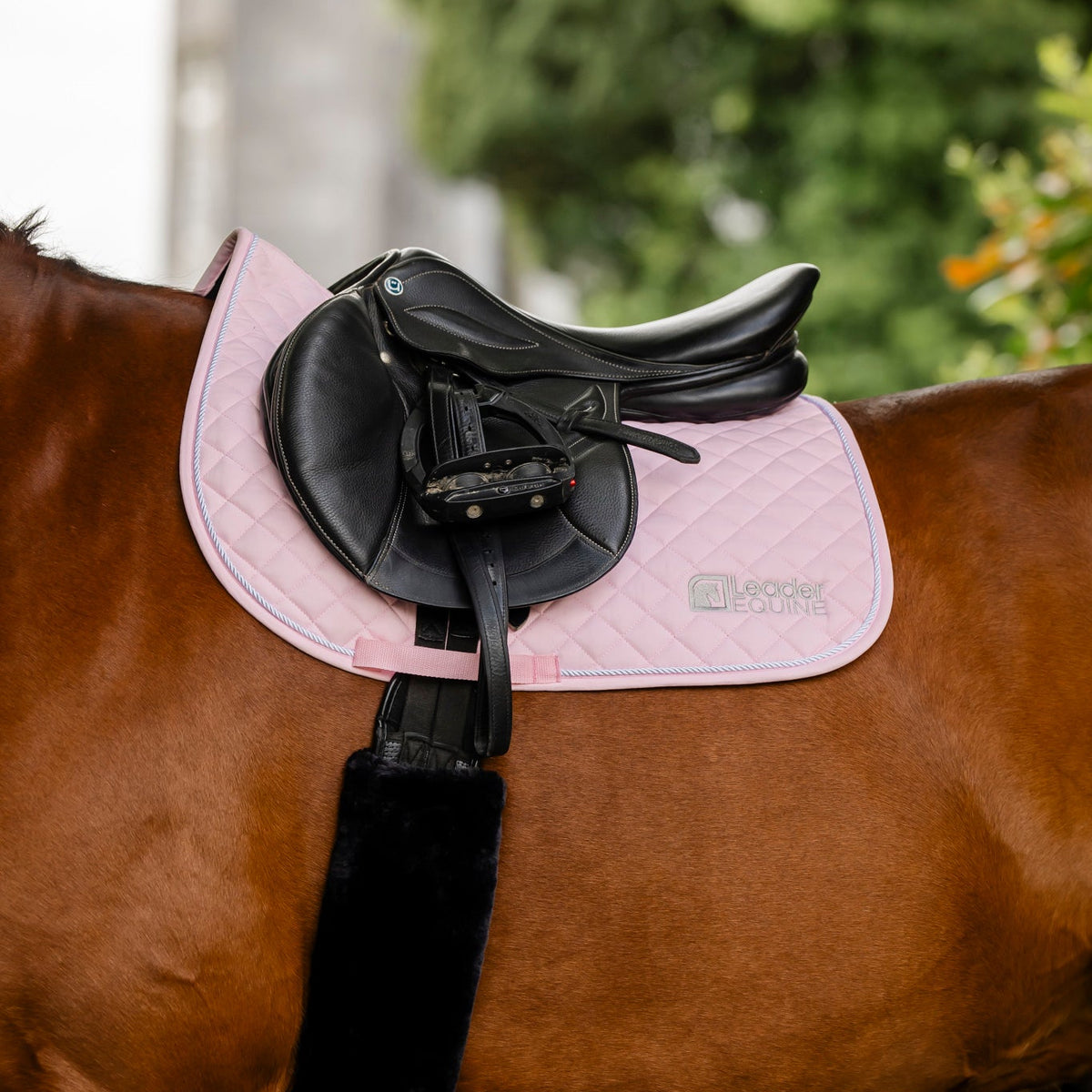 LE Performance Jump Saddle Pad Contact